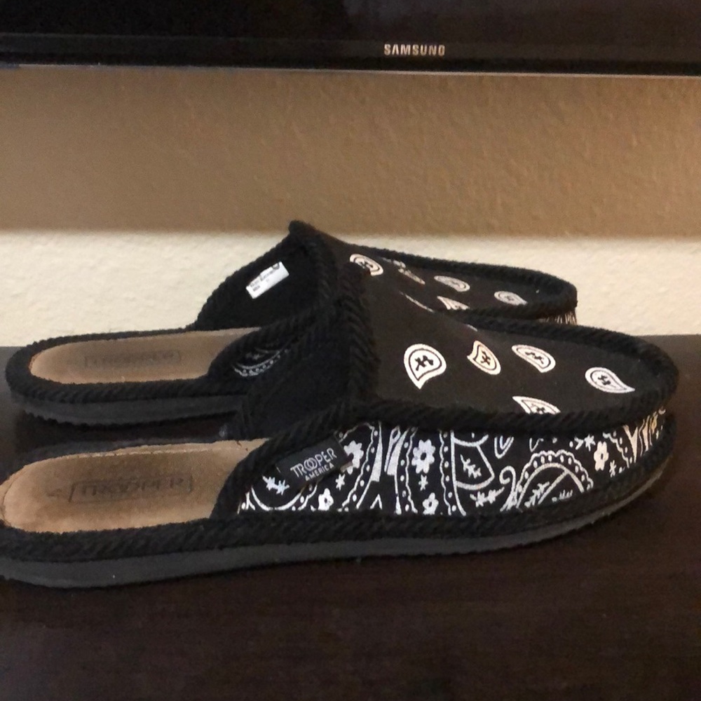 Trooper america House shoes